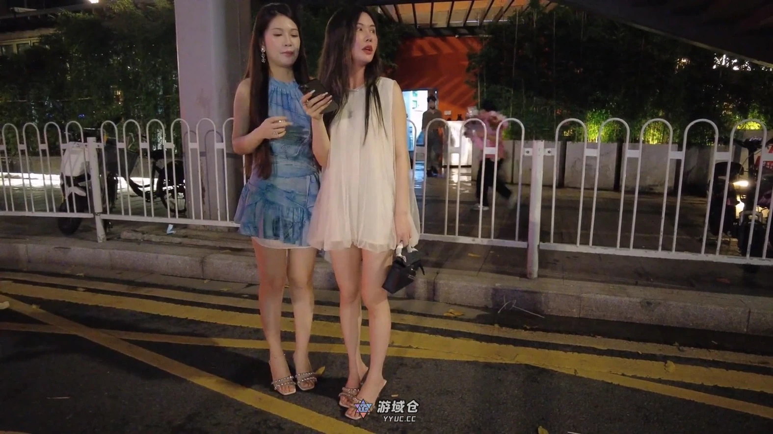 [真实街拍生活]广州/深圳/西安深夜街头日常生活视频，贵在真实【66V/29G】 展会街拍 第14张
