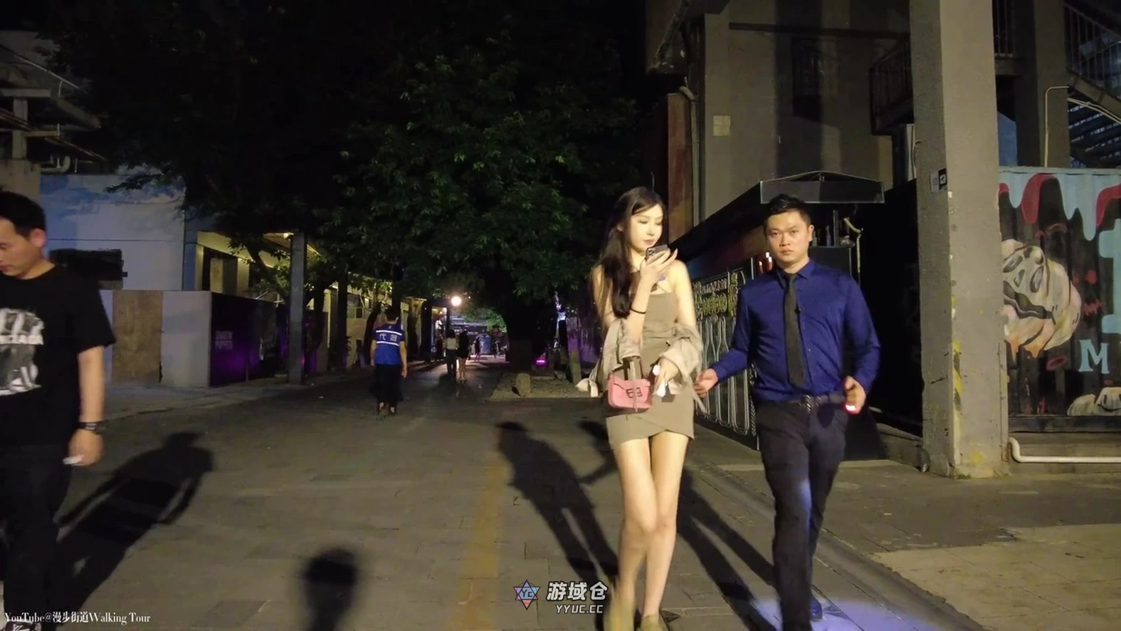 [真实街拍生活]广州/深圳/西安深夜街头日常生活视频，贵在真实【66V/29G】 展会街拍 第3张