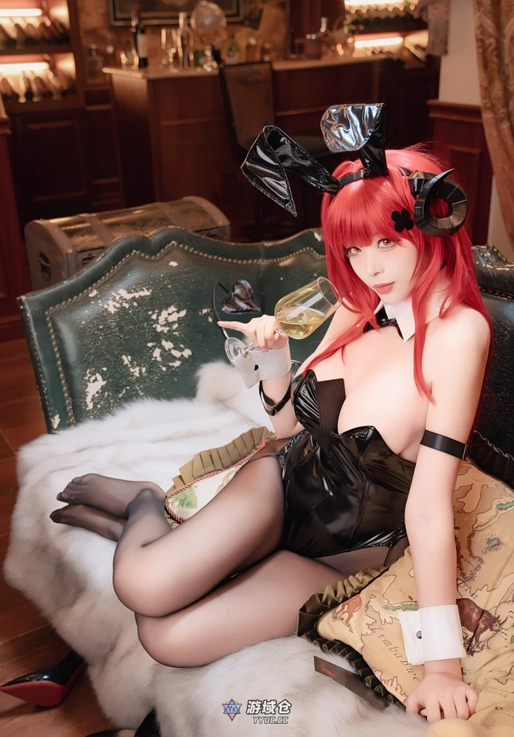 轩萧学姐-颜值博主COS写真作品合集 刊物合集 第10张